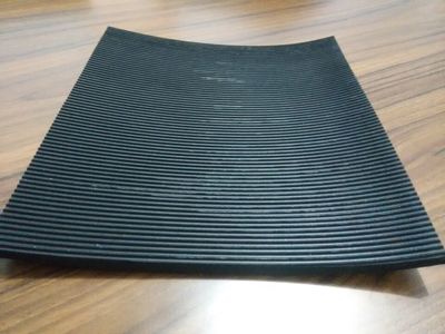 易佰電力 專業制造高品質工業橡膠板、絕緣橡膠板與絕緣墊片
